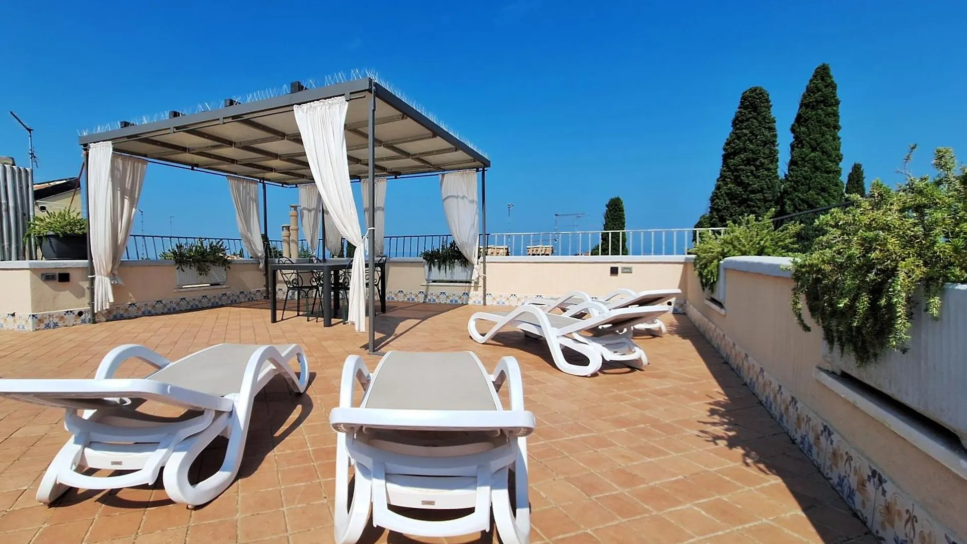Attico Deluxe Vista Lago - Al Glicine Apartments Lazise